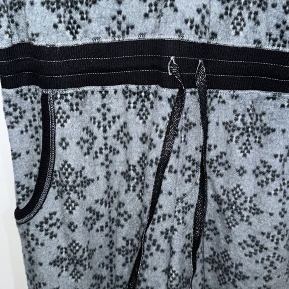 Womens XS Gray & Black Hooded One-Piece Pajama With Snowflake Print & Drawstring - Picture 5 of 10